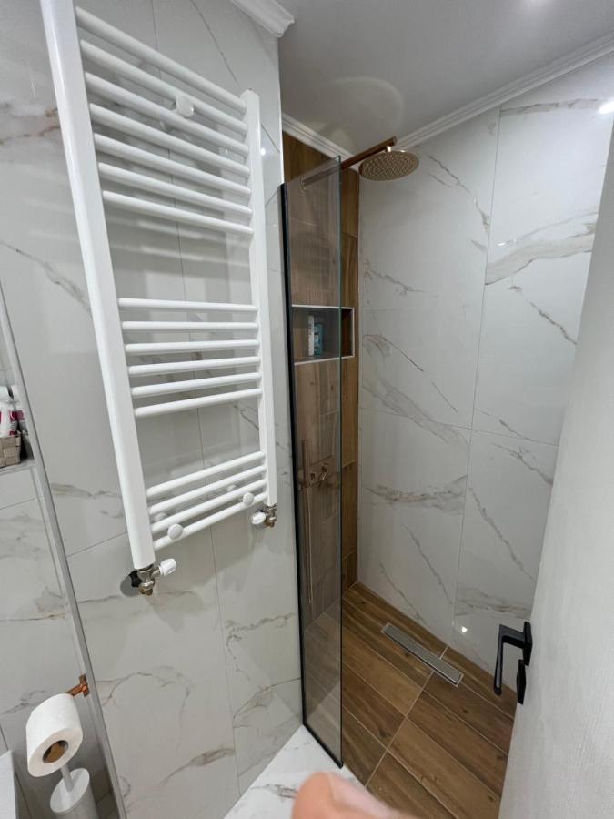Modern 1-Bedroom Apartment In The City Center Saloniki Zewnętrze zdjęcie